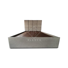 Load image into Gallery viewer, Sola Bed